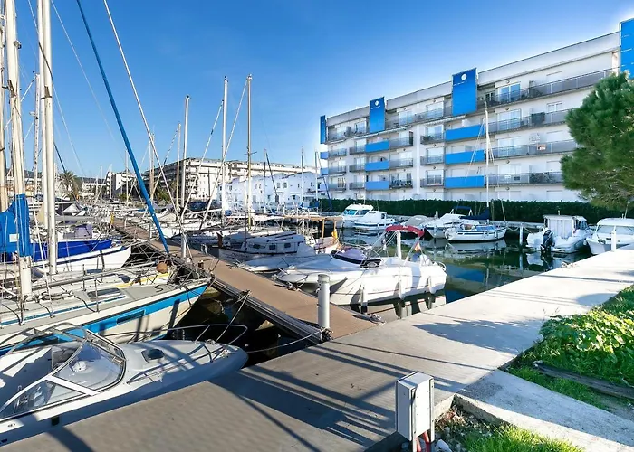 Familiar En Con Piscina, Terraza Y Parking Cerca De La Playa - Es-228-116 Ρόζες